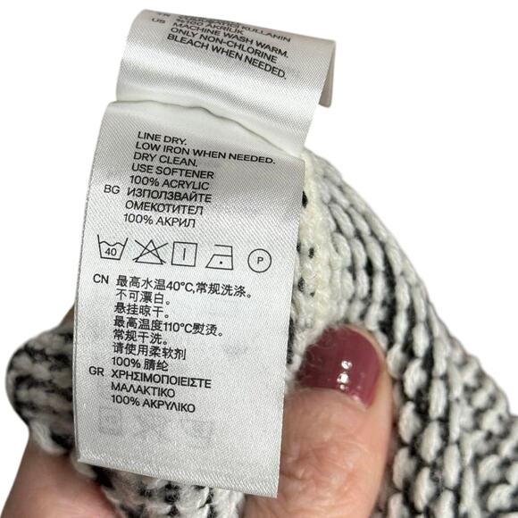 Women's Designer H&M Black & White Infinity Scarf - One Size - Picture 3 of 6